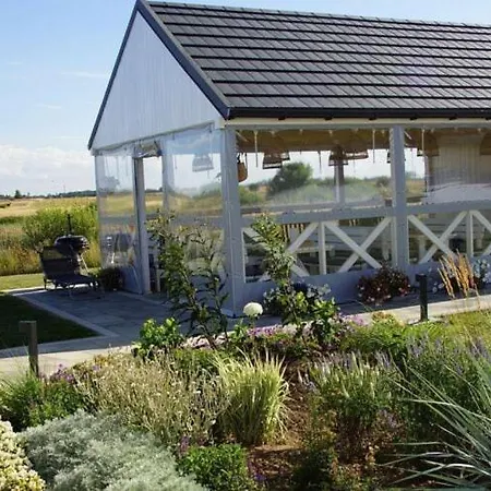 Air-conditioned Homes, 2 Bedrooms Mielenko