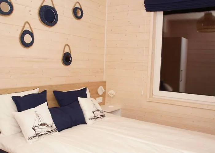 Air-conditioned Homes, 2 Bedrooms *